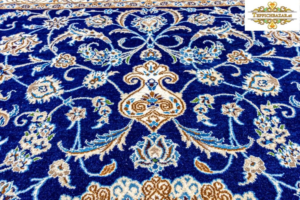 PRODÁNO (#169) CCA 295x195cm Ručně vázaný perský koberec Nain s hedvábím 12la Nain, perský koberec, bazar koberců, koberec Orient, hedvábný koberec, s hedvábím, ruční, ruční, GABHEHL, KELIM, koupit hustota uzlu: 12la (12 vrstev příze), 34 kolo, cca. 236.000 XNUMX/SQM VZOR: LACHAK-TORANJ NAIN MEDAILION PŮVOD: MĚSTO NAIN, ÍRÁN STAV: VELMI DOBRÝ STAV, ČERSTVÉ PRANÝ MATERIÁL: PANENSKÁ VLNA A HEDVÁBÍ NA BAVLNĚNÉM PERSKÉM ORIENTÁLNÍM KOBERCE