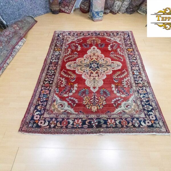 Sold W1 (#204) approx. 210x160cm Hand-knotted rare Lilian Persian carpet approx. 1970 Natural colours, semi-antique - top condition Classic antique Vienna Austria Buy online