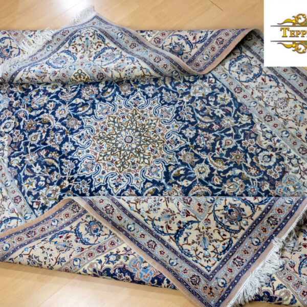 Hand-knotted Nain Persian carpet 9La with silk Iran oriental carpet unique 9La 350.000/sqm