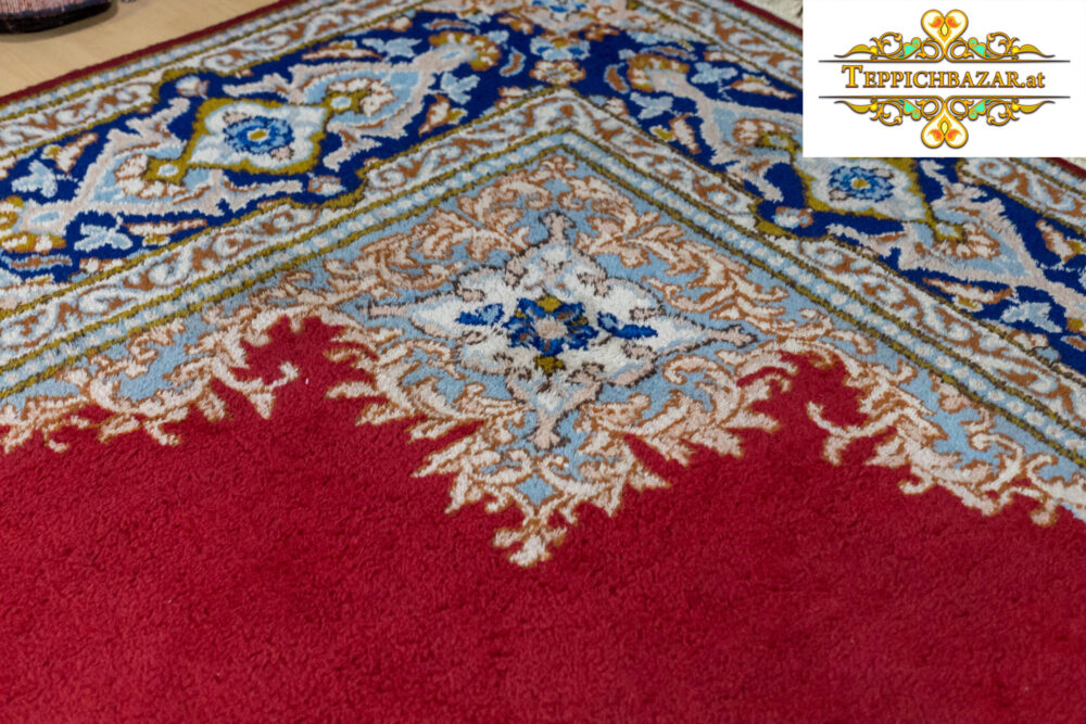 SOLD (#305) APPROX. ORIGIN: INDIA KNOT DENSITY: APPROX. 358 KNOTS/SQM CONDITION: VERY GOOD PATTERN: FLORAL KIRMAN MEDALLION MATERIAL: FLORAL 275% VIRGIN WOOL - CHAIN ​​90.000% COTTON PERSIAN CARPET ORIENTAL CARPET