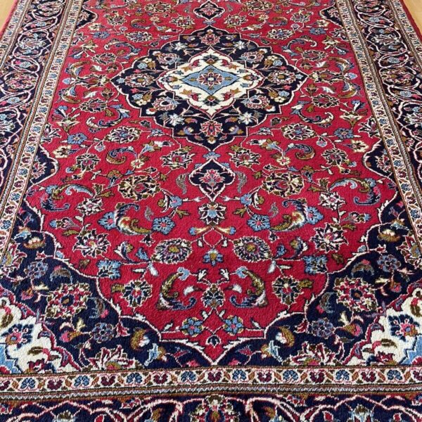Labai gražus raudonas Keshani persiškas kilimas rankomis surištas Geriausios prekės 300/200 Klasikinė persiška Viena Austrija Pirkite internetu
