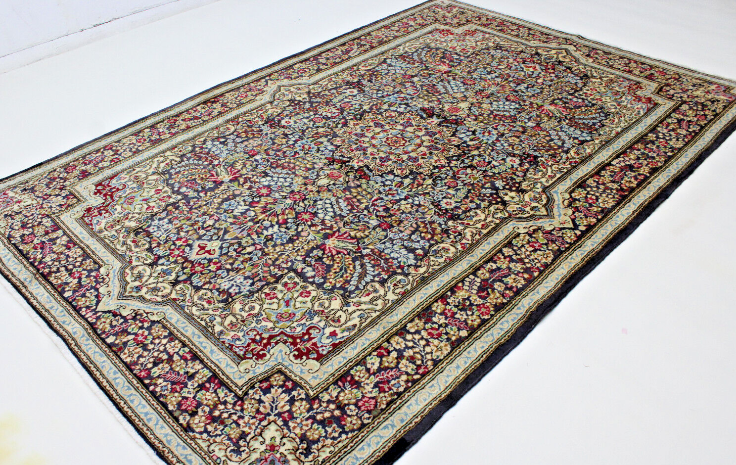 F91594 幻想的に美しいオリエンタルカーペット 277x180 ペルシャ絨毯 