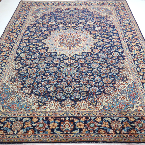 #F91663 Fantastically beautiful oriental carpet 407x286 Persian carpet Isfahan Top condition Classic Isfahan Vienna Austria Buy online
