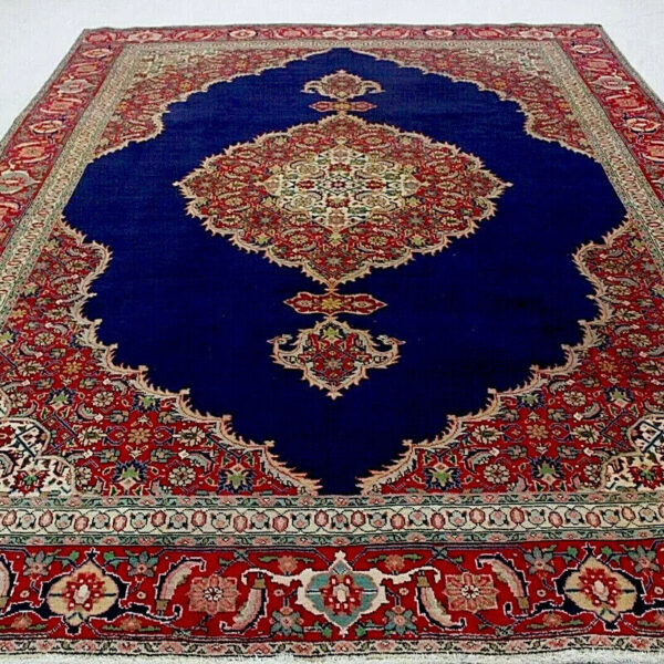 H1 Ar rokām mezglots klasisks persiešu paklājs Täbrizi tīrā dizainā, 370x270cm, dekoratīvums