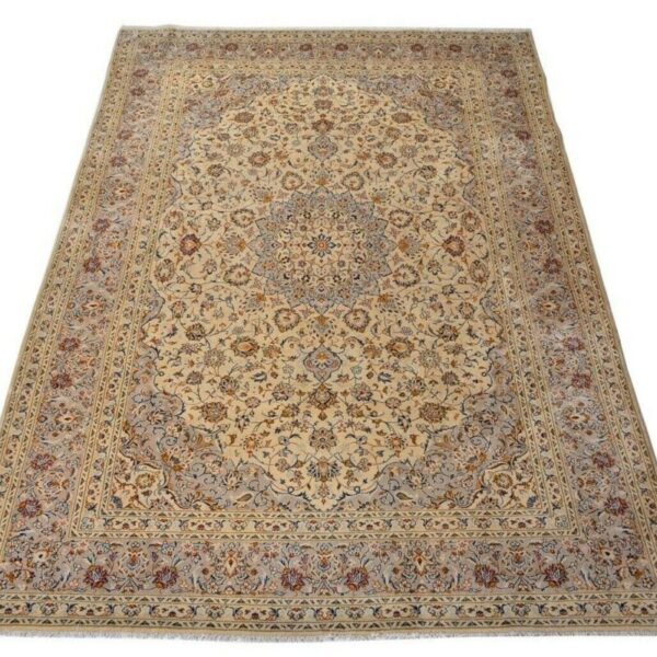 H1 Handgeknüpfter Persischer Orientteppich "Kashan" in feinem Beige, neuwertig, Maße 350 x 245 cm