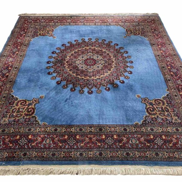H1 高品质丝绸地毯“Top Moud”，手工编织成方形，尺寸为 225x220 厘米，美丽的绿松石色