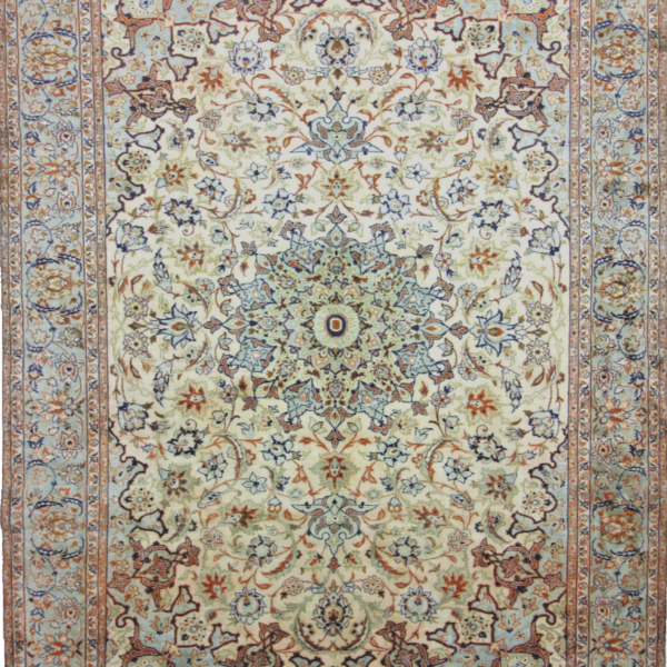 H1 Jauns, ar rokām mezglots oriģināls persiešu paklājs no Isfahānas ar izmēriem 380x272 cm
