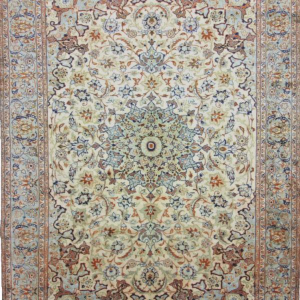 H1 Neuwertiger handgeknüpfter Original-Perserteppich aus Isfahan mit den Maßen 380x272 cm