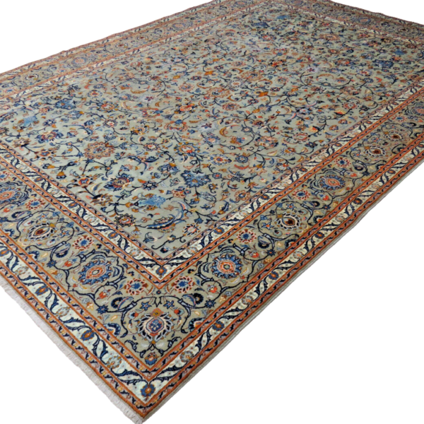 H1 Preciosa alfombra oriental Kashan 395x267 cm finamente firmada