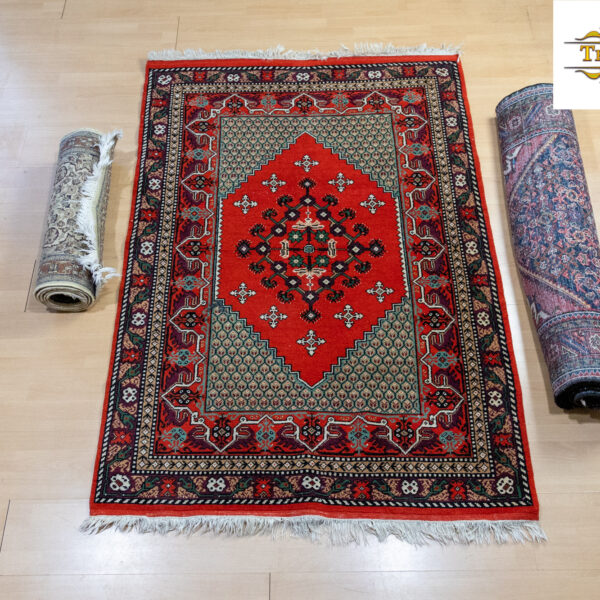 W1(#367) 新品同様 175×120cm 手織りチュニジア絨毯
