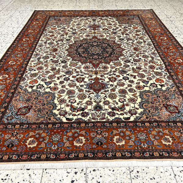 H1 Eleganter Perserteppich Täbriz im floralen Design aus Korkwolle und Seide, 350 x 252 cm