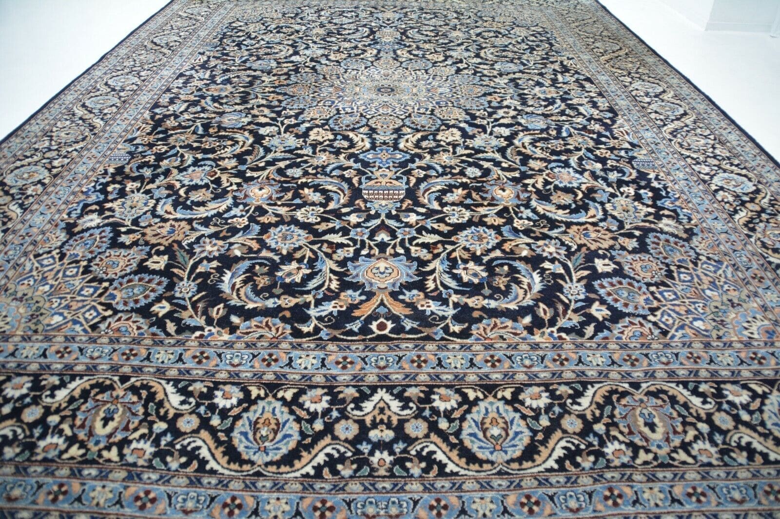 Nr. C3963 Handgeknüpfter Original Kashan Teppich aus Wolle, ca. 407 x 299 cm