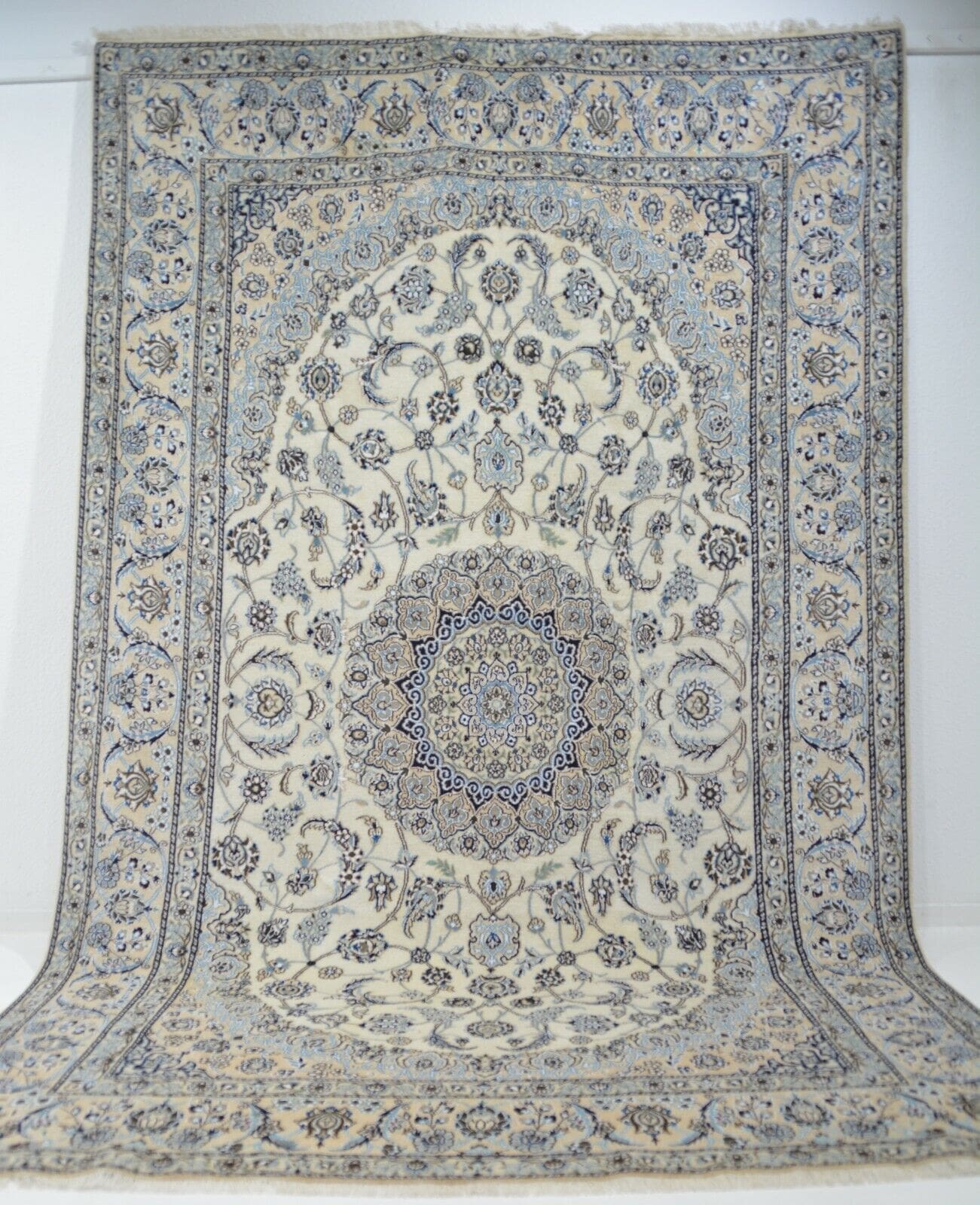 Handgeknüpfter Nain Teppich 9LA aus Wolle und Seide, ca. 297 x 190 cm