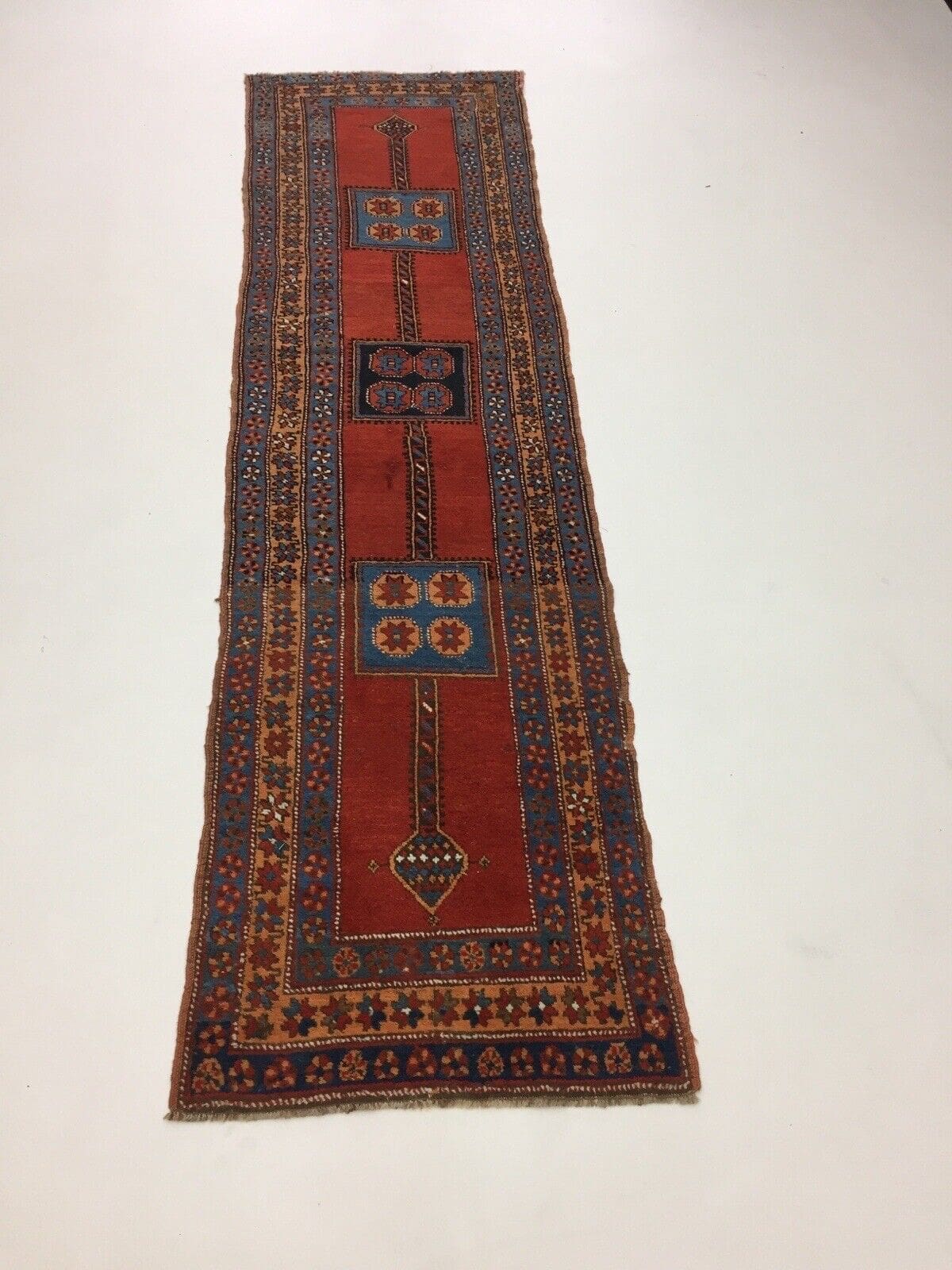 Antiker Anatoluscher Läufer 310x80 cm – 90 Jahre alt, mit schönen Medaillons und dekorierten Ecken, traditionelles Design, Florhöhe 4-6 mm, handgeknüpft, Perserteppich