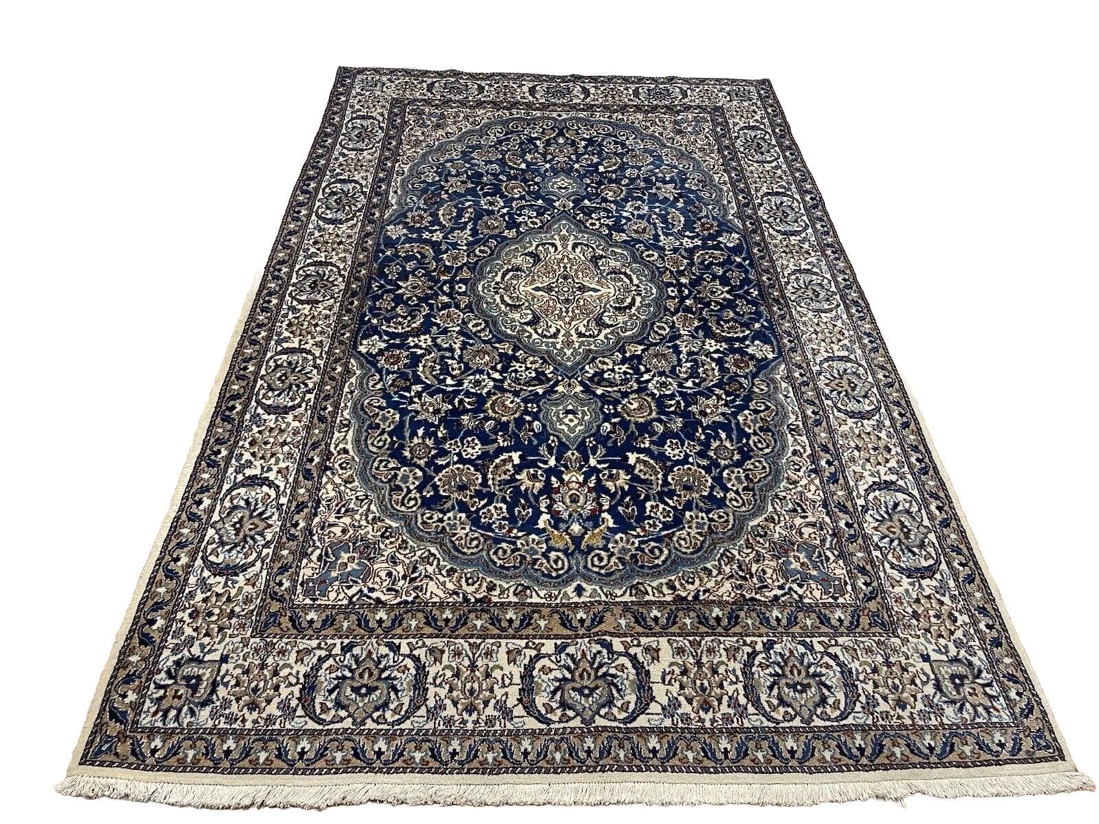 **Eleganter Perserteppich Nain 9LA mit Seide, 300x200 cm, florales Design mit Bordüre – handgeknüpft**