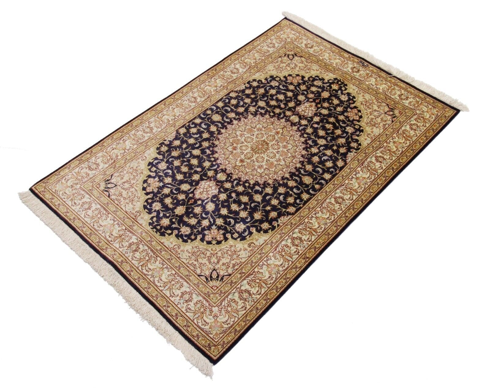 Original Handgeknüpfter Perserteppich Ghom, Qom - Reine Seide 118 cm x 81 cm, 100% Handgeknüpft, einzigartige Kunstfertigkeit, handgeknüpft, Perserteppich