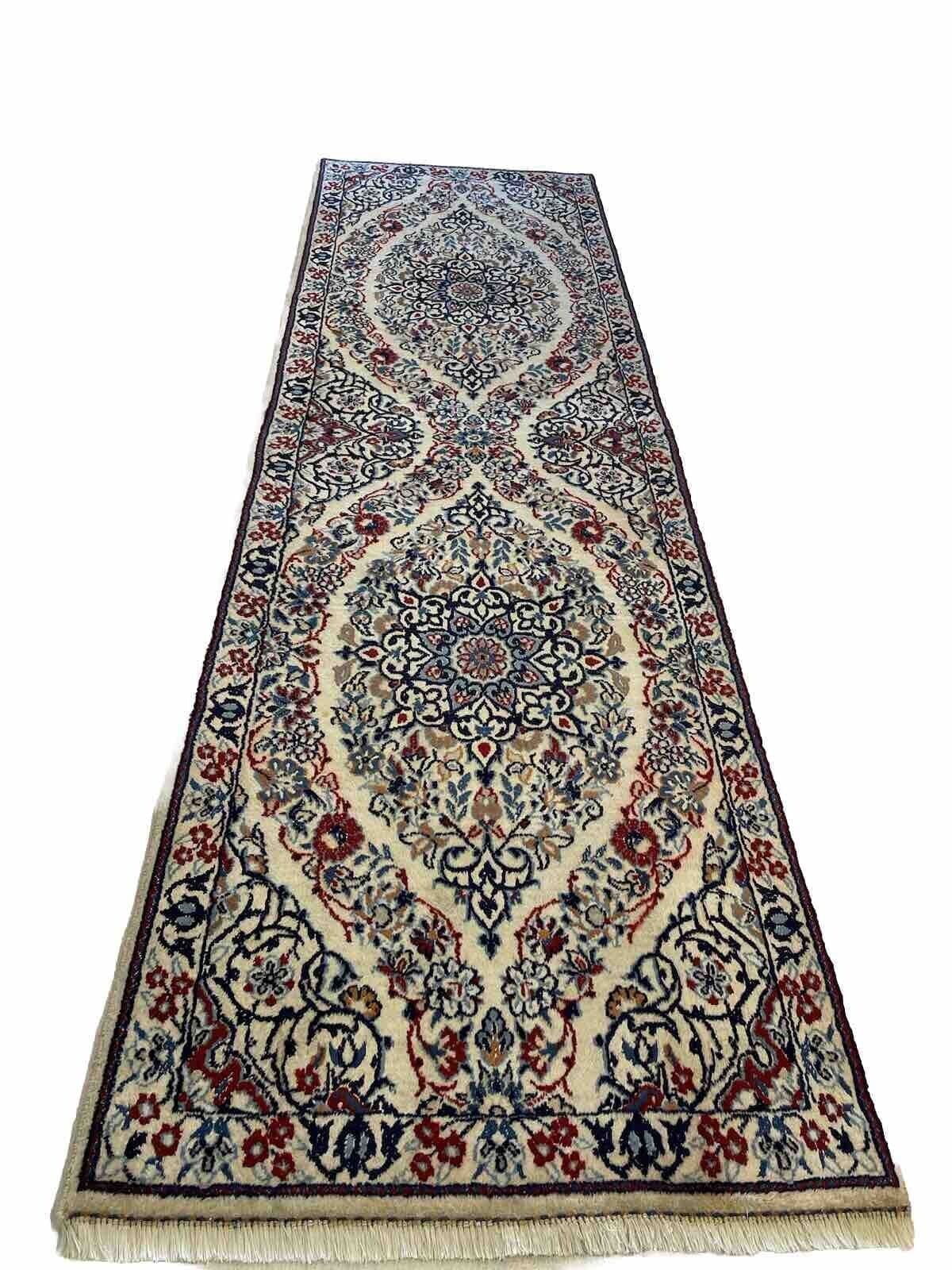 Original Perserteppich Nain 6 LA, Größe 210x62 cm, Handgeknüpft, Mit Seide, Elegantes Design – Perserteppich Läufer