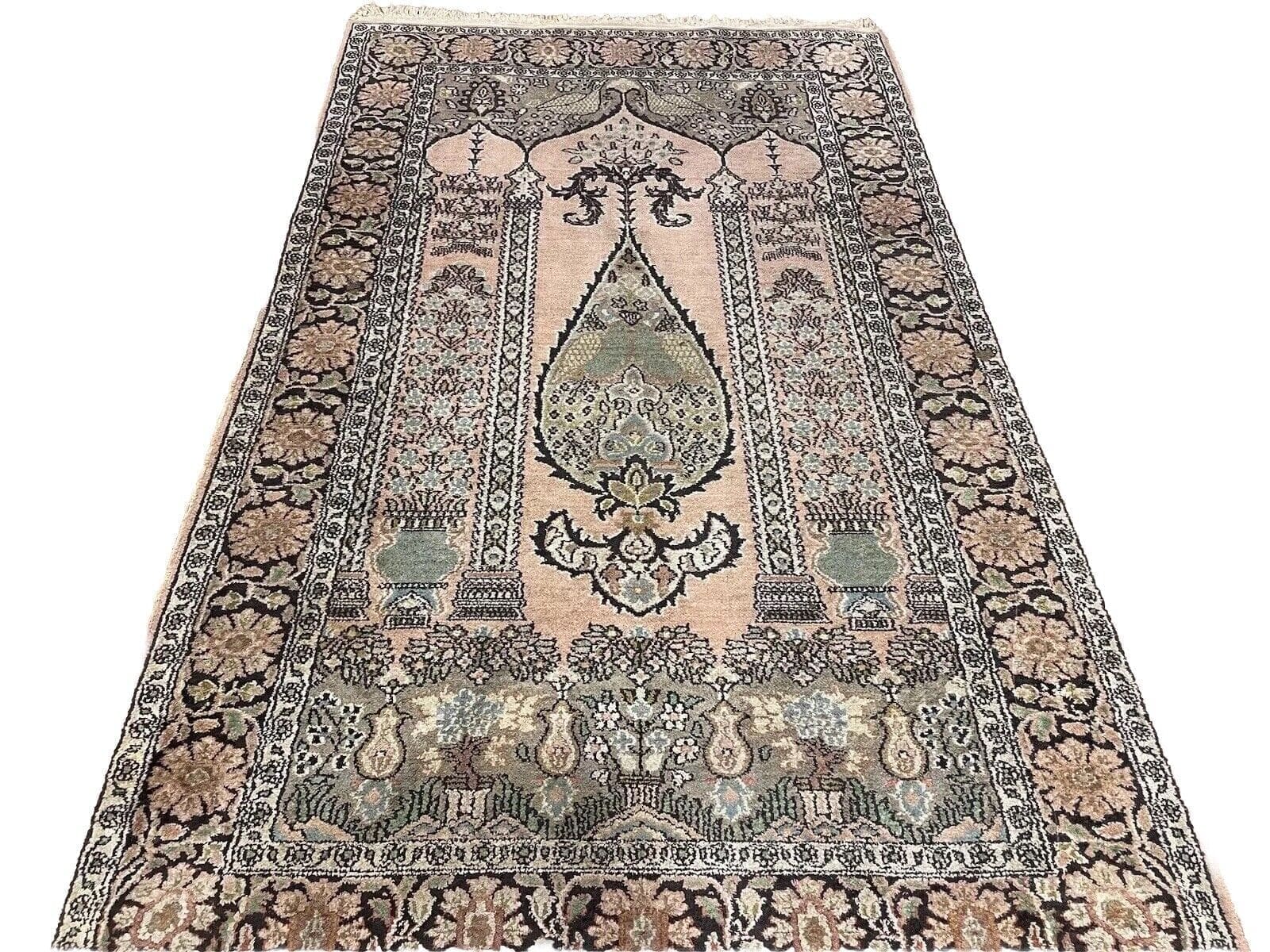 Perserteppich 155x92 cm – Modernes Medallion – Handgeknüpft aus 100% reiner Seide – Top Qualität – Für Fußbodenheizungen geeignet – Absolutes Einzelstück – Handgeknüpft