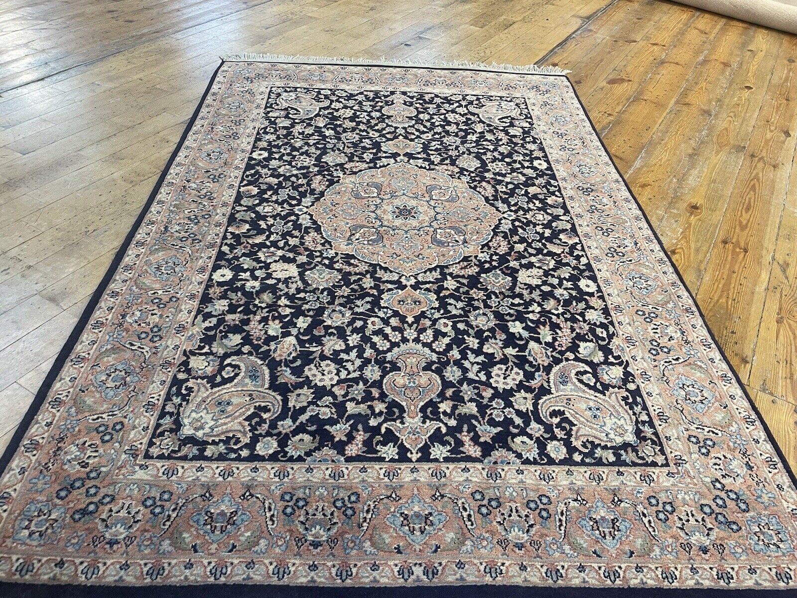 Perserteppich 184x125 cm – Exquisites Design in Blau, 7 mm Florhöhe, aus reinem Kaschmir und Schurwolle, handgeknüpft