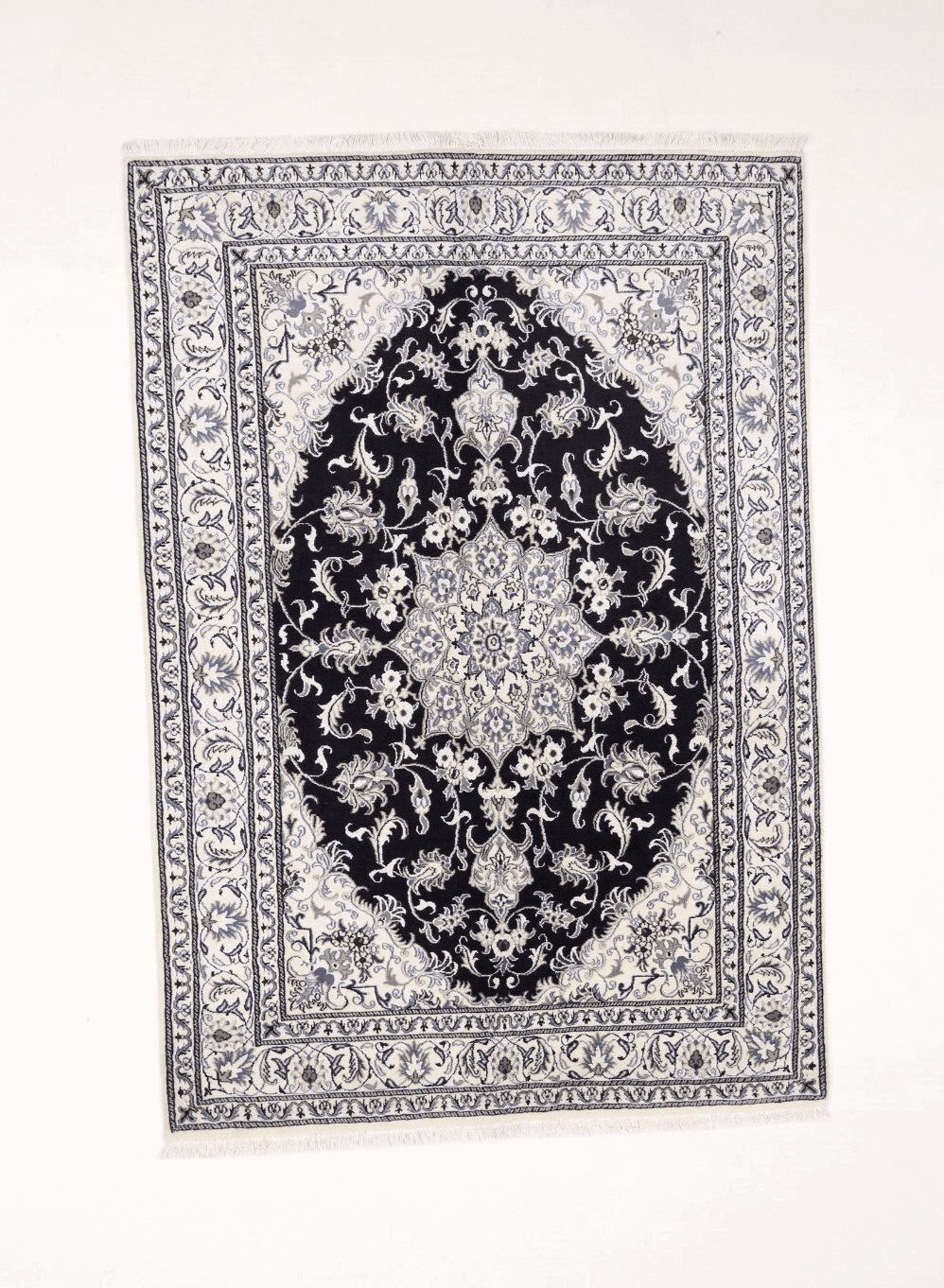 **Perserteppich 240 x 160 cm, ca. 300.000 Knoten/m², 90% Schurwolle & 10% Seide, Top Zustand, handgeknüpft**