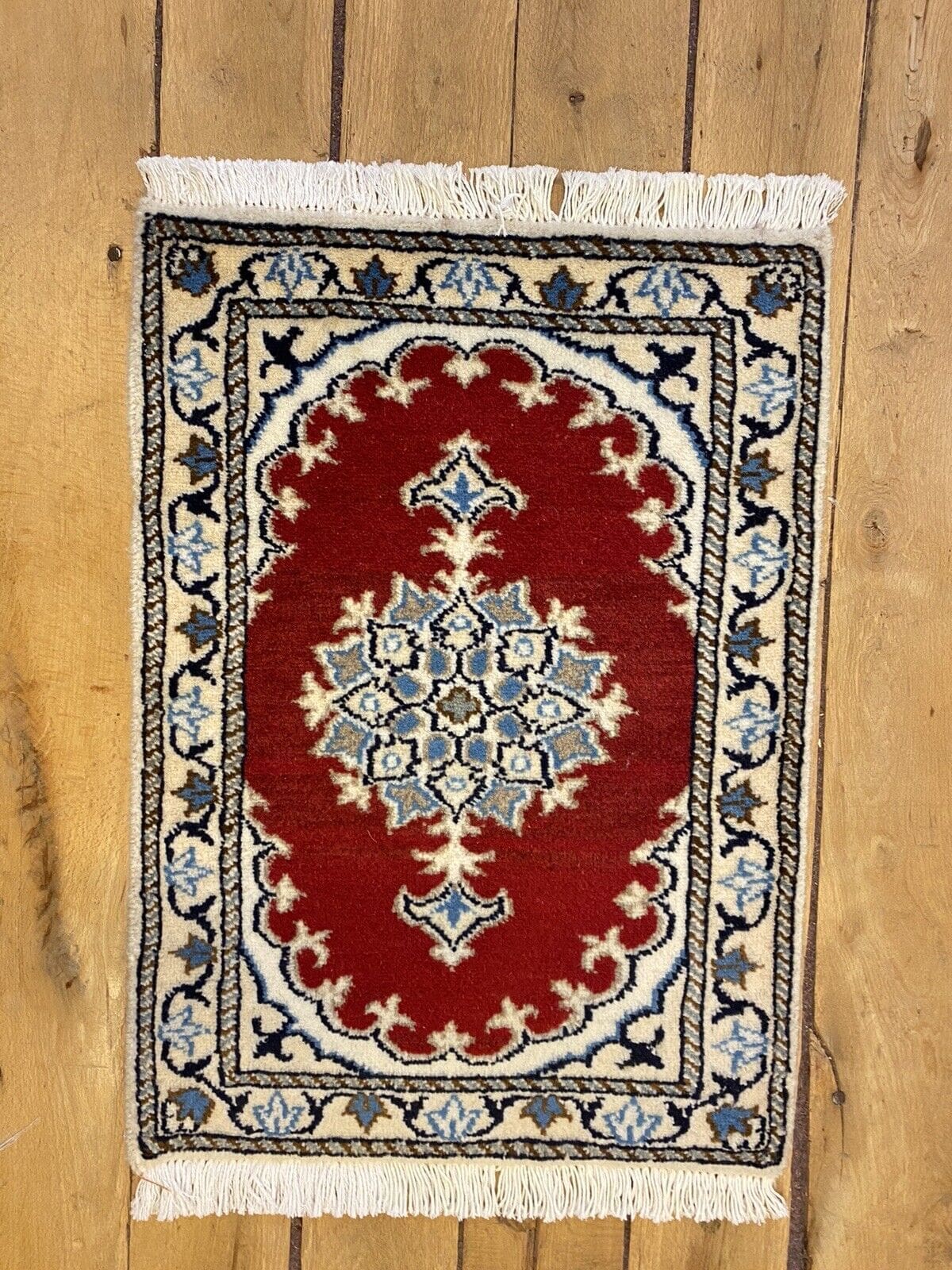 Perserteppich Moud 60 x 40 cm – 300.000 Knoten/m² – 95% Schurwolle, 5% Seide – handgeknüpft – TOP Zustand