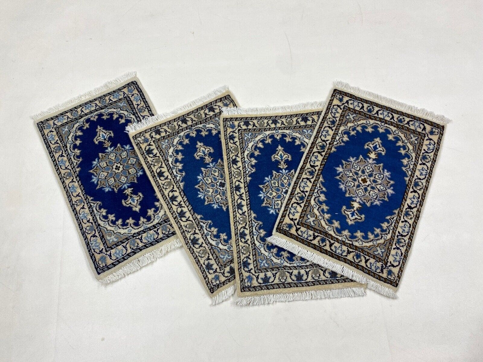 **Wunderschöner Perserteppich Nain (60 x 40 cm) mit 300.000 Knoten/m² – 90% Schurwolle, 10% Seide, handgeknüpft**