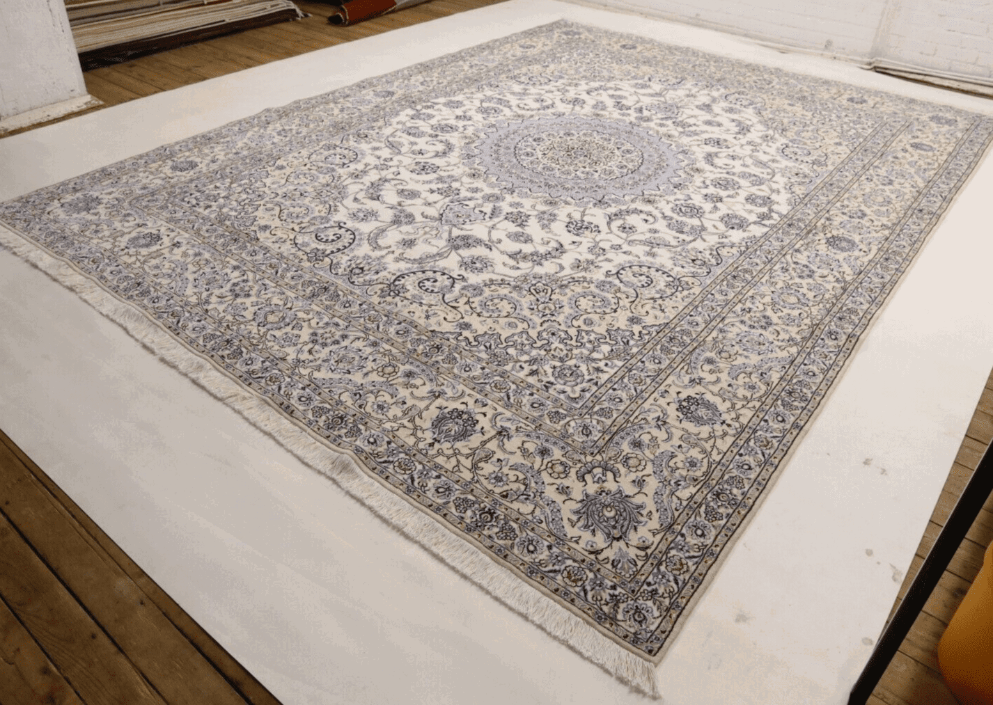 Wunderschöner Perserteppich Nain 9 La - 415 x 300 cm, ca. 500.000 Knoten/m², 80% Korkwolle & 20% Seide, Top Zustand, handgeknüpft