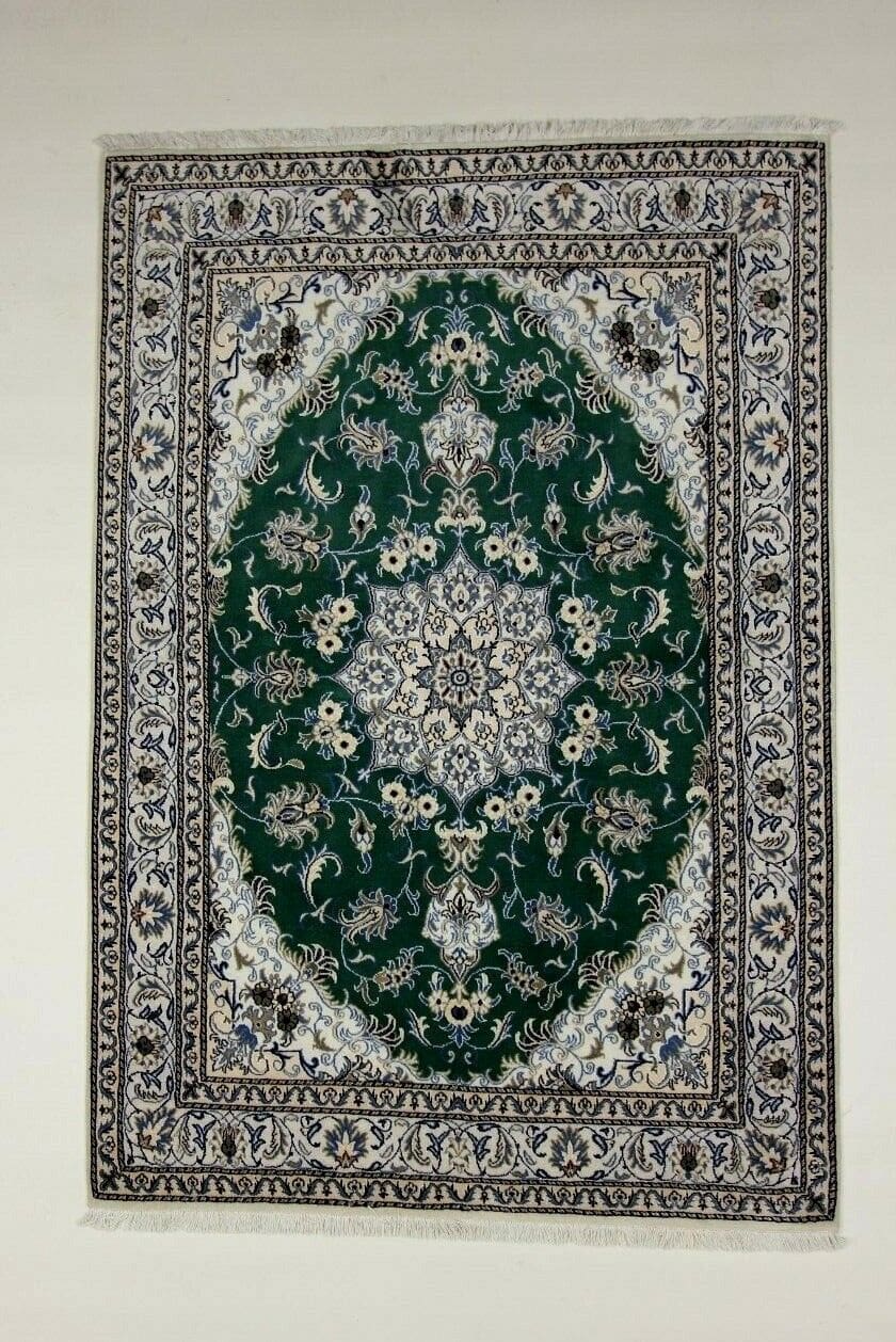 **Wunderschöner Perserteppich Nain mit Seide 244 x 168 cm, ca. 300.000 Knoten/m², 90% Schurwolle, 10% Seide, handgeknüpft**