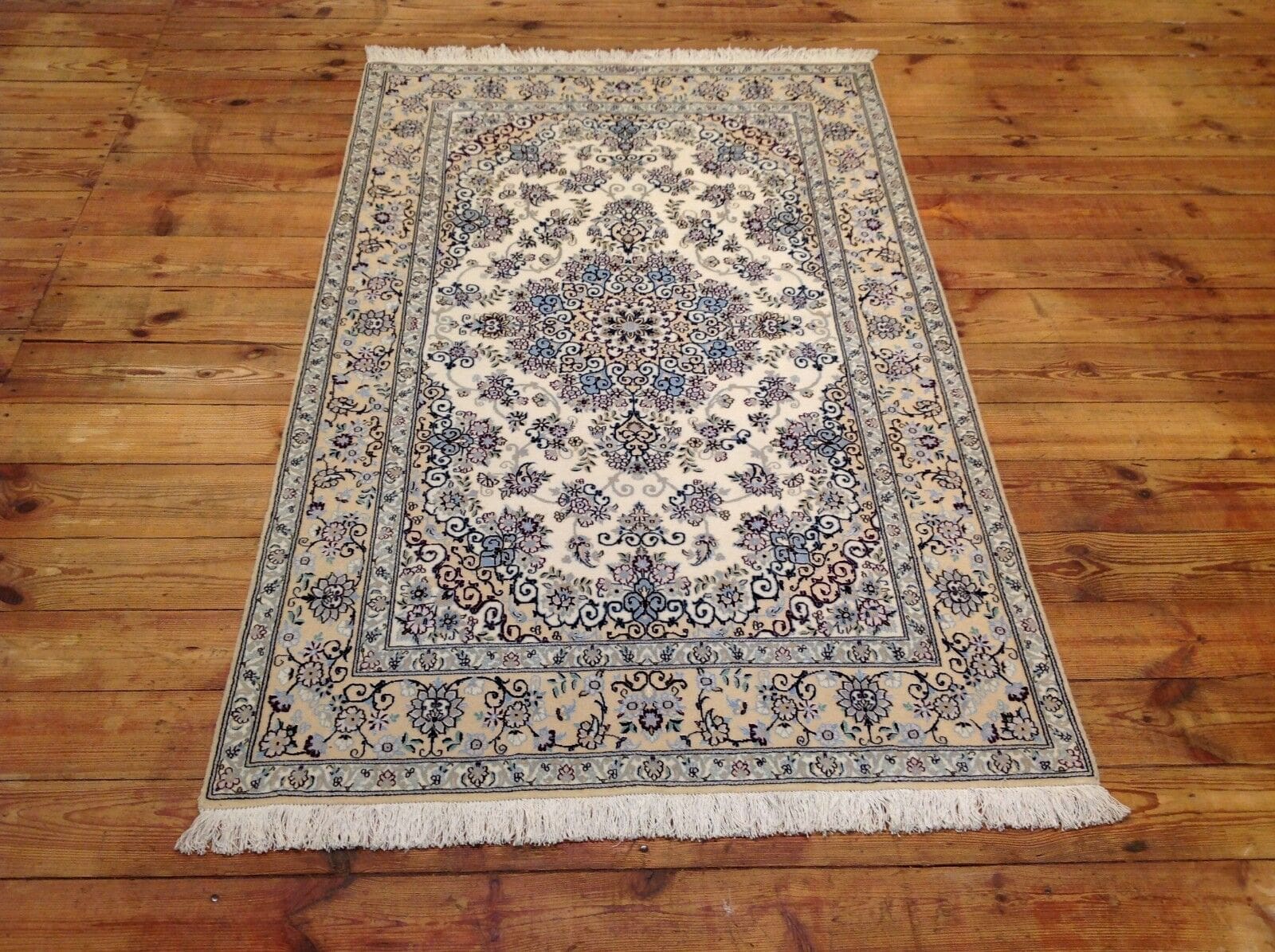 Wunderschöner Super Nain 6 La Perserteppich 178 x 113 cm – ca. 900.000 Knoten/m², 80% Korkwolle, 20% Naturseide, sehr fein, handgeknüpft