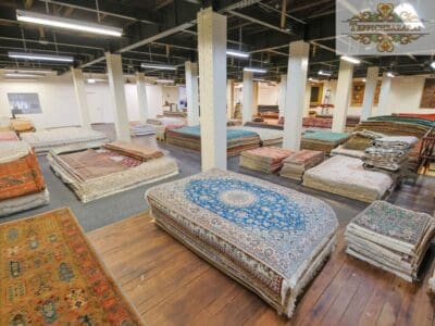 Teppichlager mit exklusiver Auswahl für Händler und Endkunden – schnell verfügbar & direkt ab Lager.