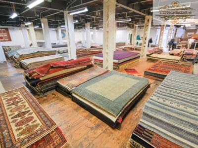 Exklusive handgeknüpfte persische Teppiche – zeitlose Klassiker mit hoher Qualität und großer Nachfrage in Europa.