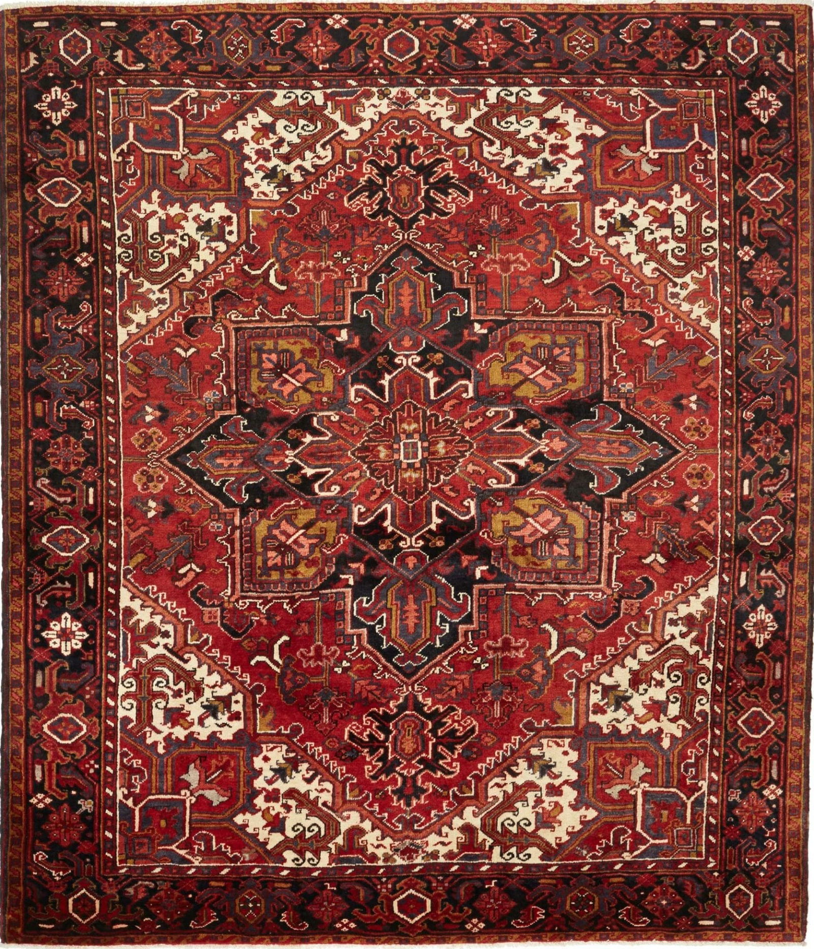 Heriz Teppich 241 x 277 cm, rötliche Farben, handgeknüpft