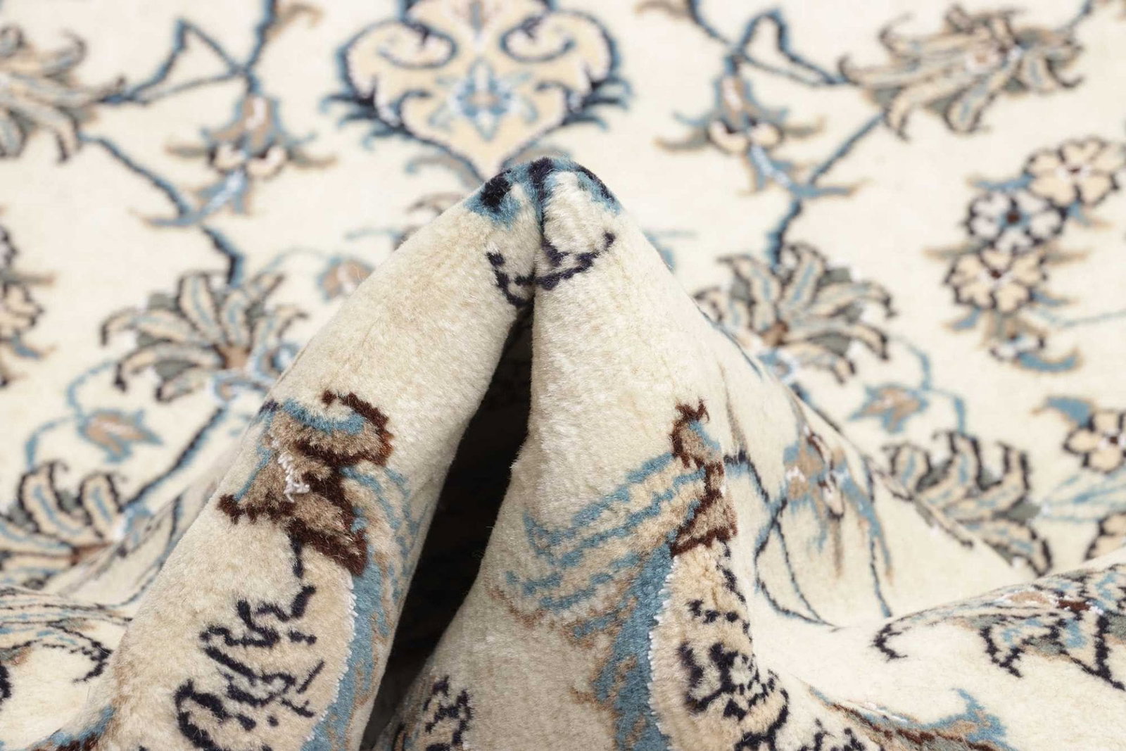 Nain Teppich 97 x 146 cm, florales Design, handgeknüpft, Perserteppich