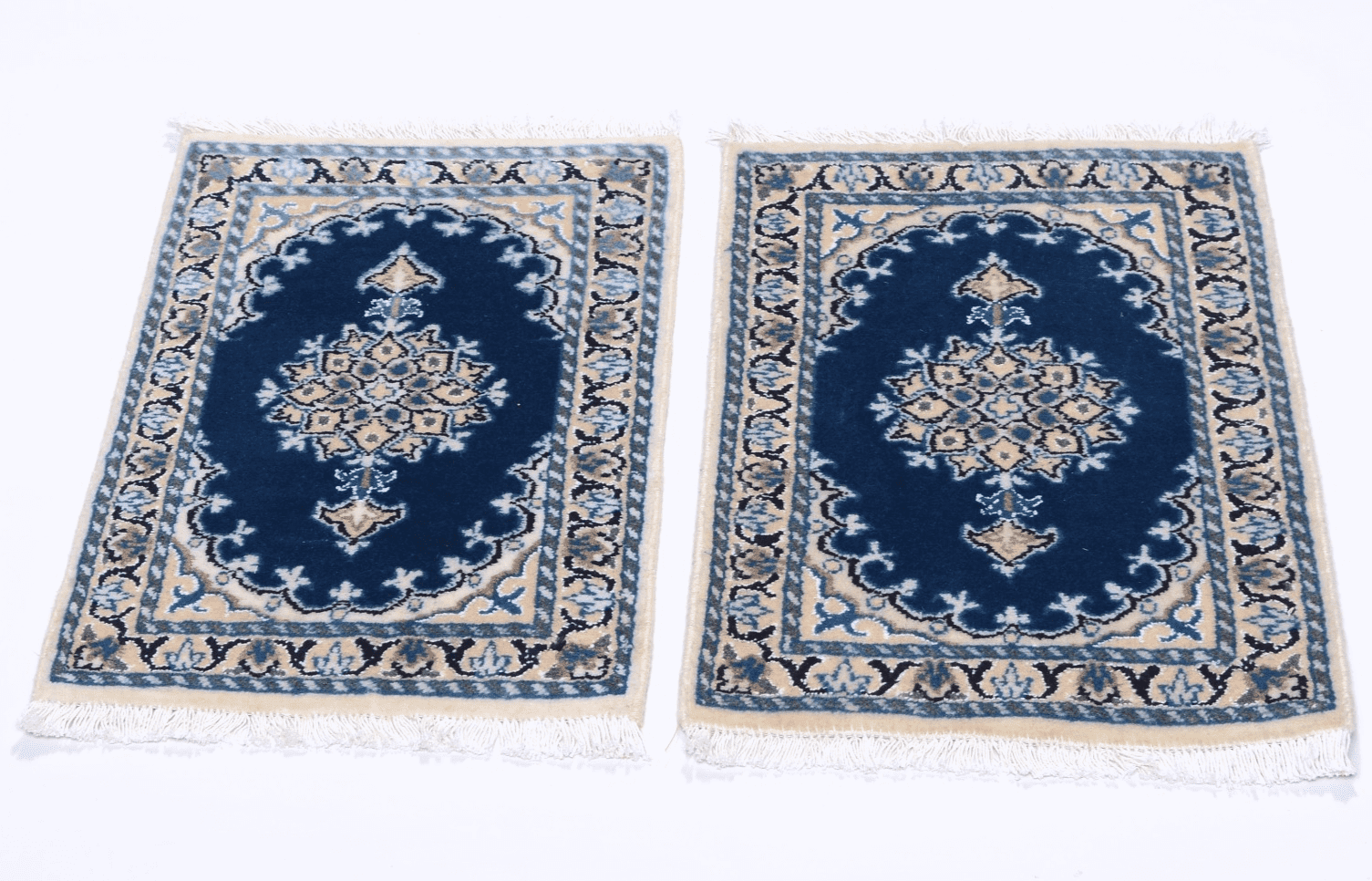 Handgeknüpfter Perserteppich Nain 62 x 41 cm, 300.000 Knoten, Royalblau