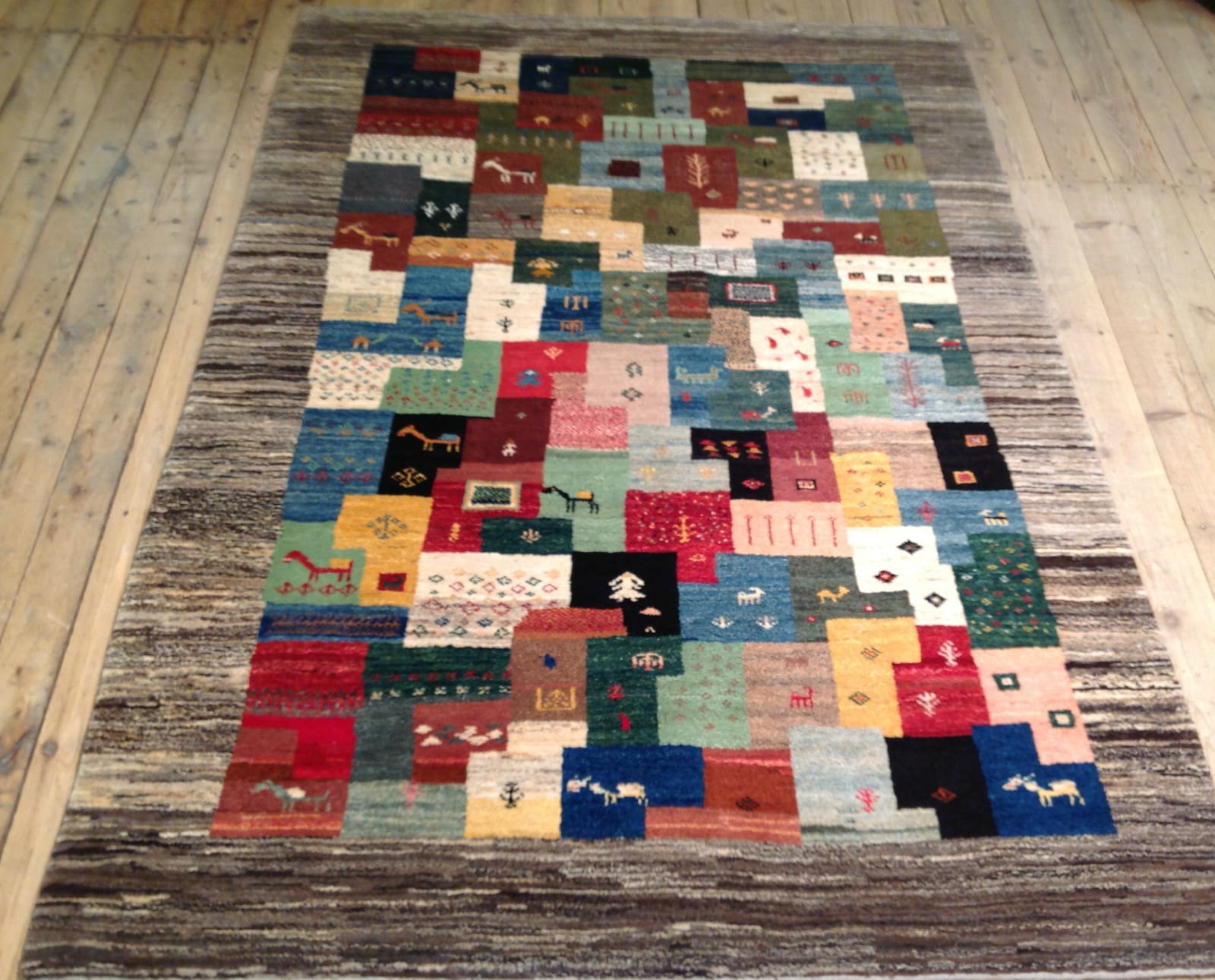 Wunderschöner Gabbeh Loribaf Teppich 249x172 cm, 200.000 Knoten, handgeknüpft, Perserteppich