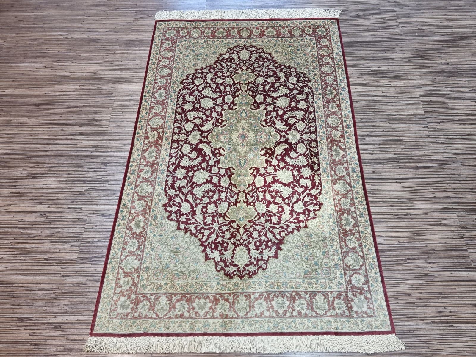 Wunderschöner Persischer Ghom Seide 154x98 cm, 800.000 Knoten, handgeknüpft