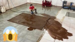 60 Jahre alter persischer Teppich, der seit über einem halben Jahrhundert nicht gewaschen wurde