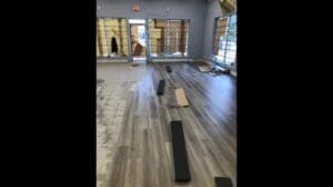 #940 REPARATUREN UND INSTALLATIONEN VON TONY'S TEPPICHEN; TORONTO ONTARIO KANADA