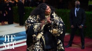 Ankünfte auf dem roten Teppich der Met Gala 2022