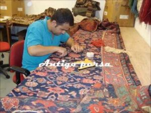 Antiker persischer Teppichrestaurierung