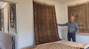 Ausstellung mit Seidenteppichen in Belle Carpets & Rugs