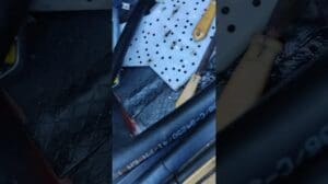 BMW E36 undichter Schiebedach, nasser Teppich, Wasser unter dem Teppich, einfache schnelle Reparatur