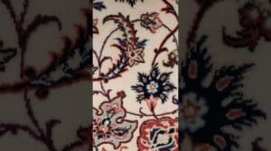 Ein Jahrhundert der Eleganz – 5’ x 7′ Isfahan-Teppich unter Ihren Füßen