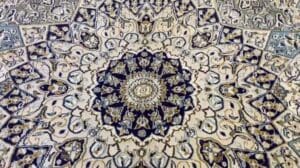 Elegantes Gonbad-Design Isfahan-Teppich, Größe 350x250 cm, Echter persischer Teppich
