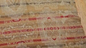 Geometrischer Teppich des 19. Jahrhunderts aus der Sammlung des Brooklyn Museums, @thepersianknot, SKU 2289
