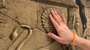 Handgeknüpfter Seidenteppich aus Tabriz, Löwenstein von Persepolis, Meister Mortazavi | Ramadan Zadeh Website
