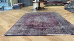 Handgemachtes Vintage-Teppich lila 19611