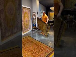 Handgewebte Teppiche, alles Seide, Iran, Qom, Maße: 1) 100 x 150 cm, 2) 200 x 135 cm