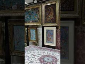 Handgewebte Teppiche und Wandbilder aus Qom und Tabriz