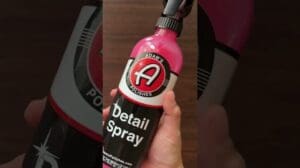 Jeder Autoaufbereitungs-Enthusiast braucht dieses Spray in seinem Set